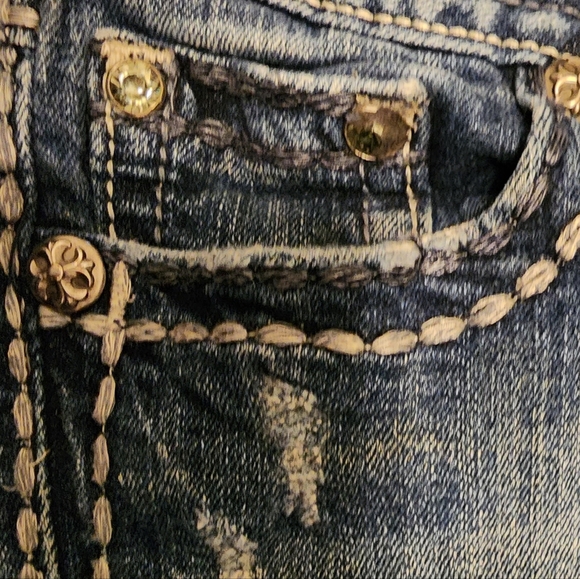 Miss Me Jean's - Picture 5 of 7